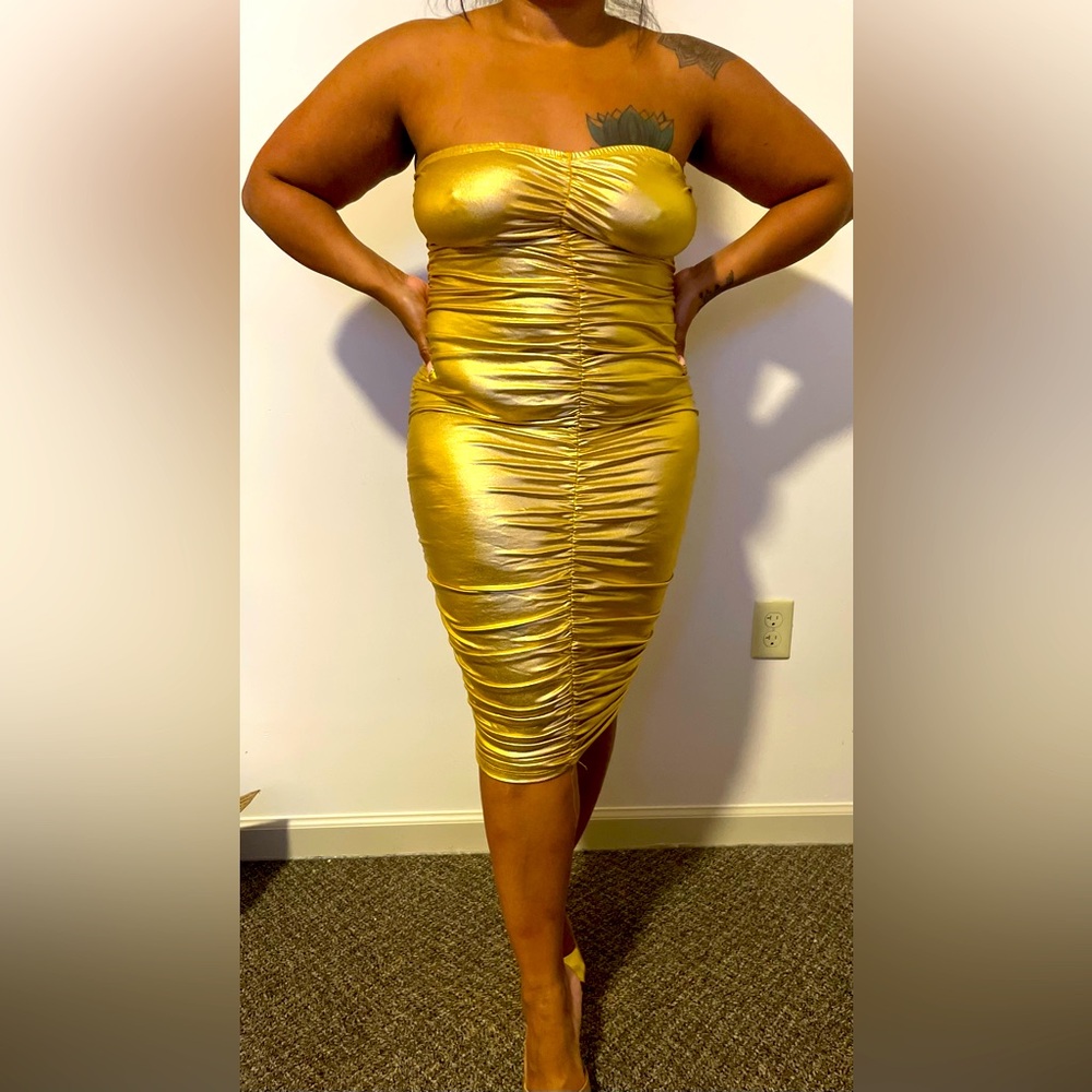Diva Boutique Gold Metallic dress